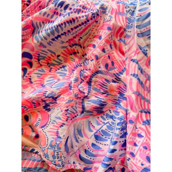 Lilly Pulitzer Luxletic 4” Runaround Shorts Size Large - Picture 3 of 9